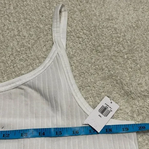 NWT- Old Navy - XXL. Fitted Crop Lettuce Hem Ribbed Tank - Picture 4 of 6